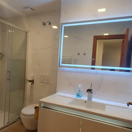 Apartament Holidays *